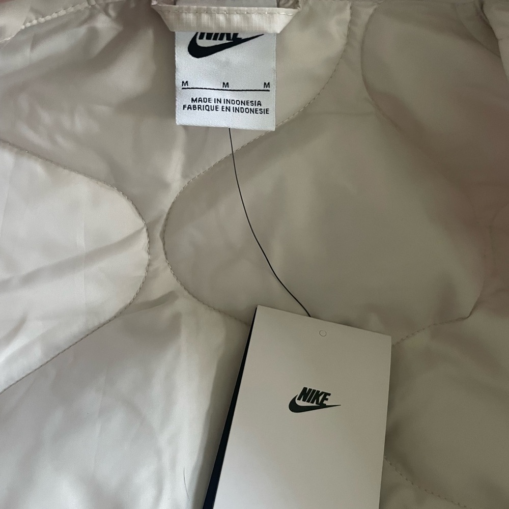 Nike Women's Puffer Jacket - Light Beige - Picture 4 of 5